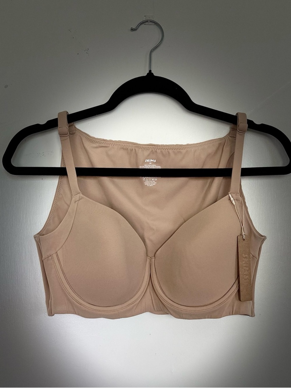 SKIMS Full Coverage Back Smoothing Underwire Bra in Clay. 38B